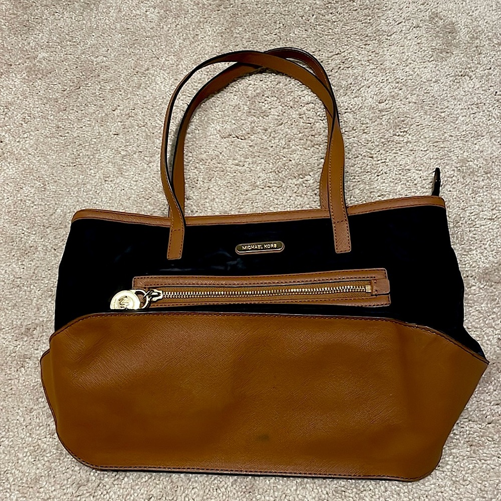Michael Kors Black Nylon & Brown Leather
KEMPTON